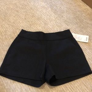Lululemon shapes short black size 10